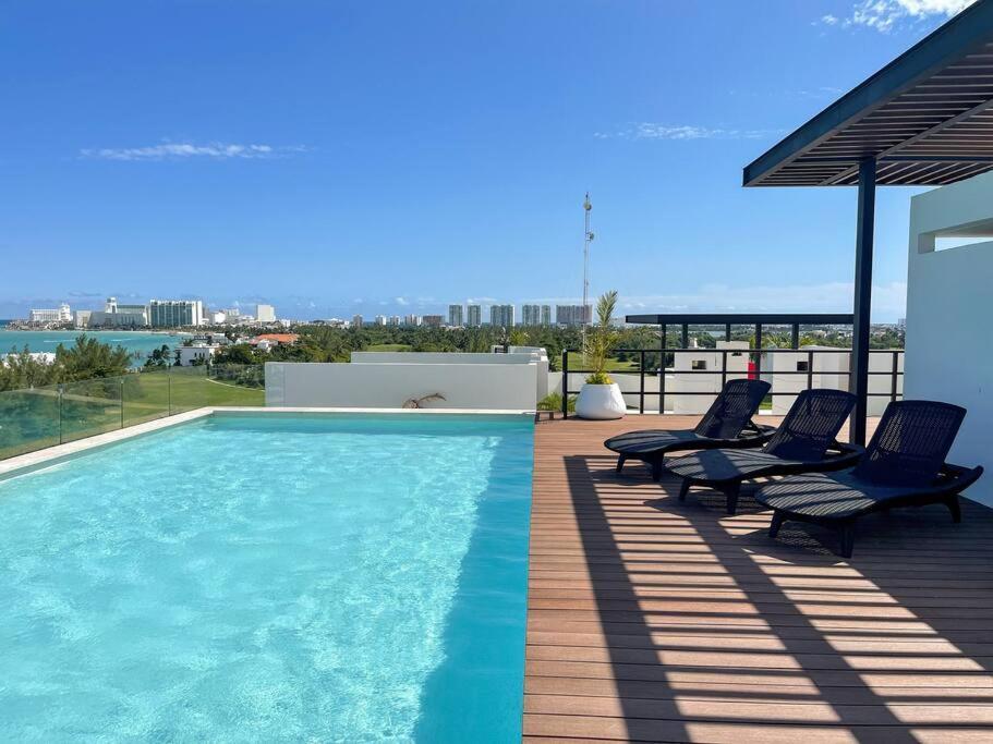 Beautiful Loft With Unique Rooftop & Location! Apartamento Cancún